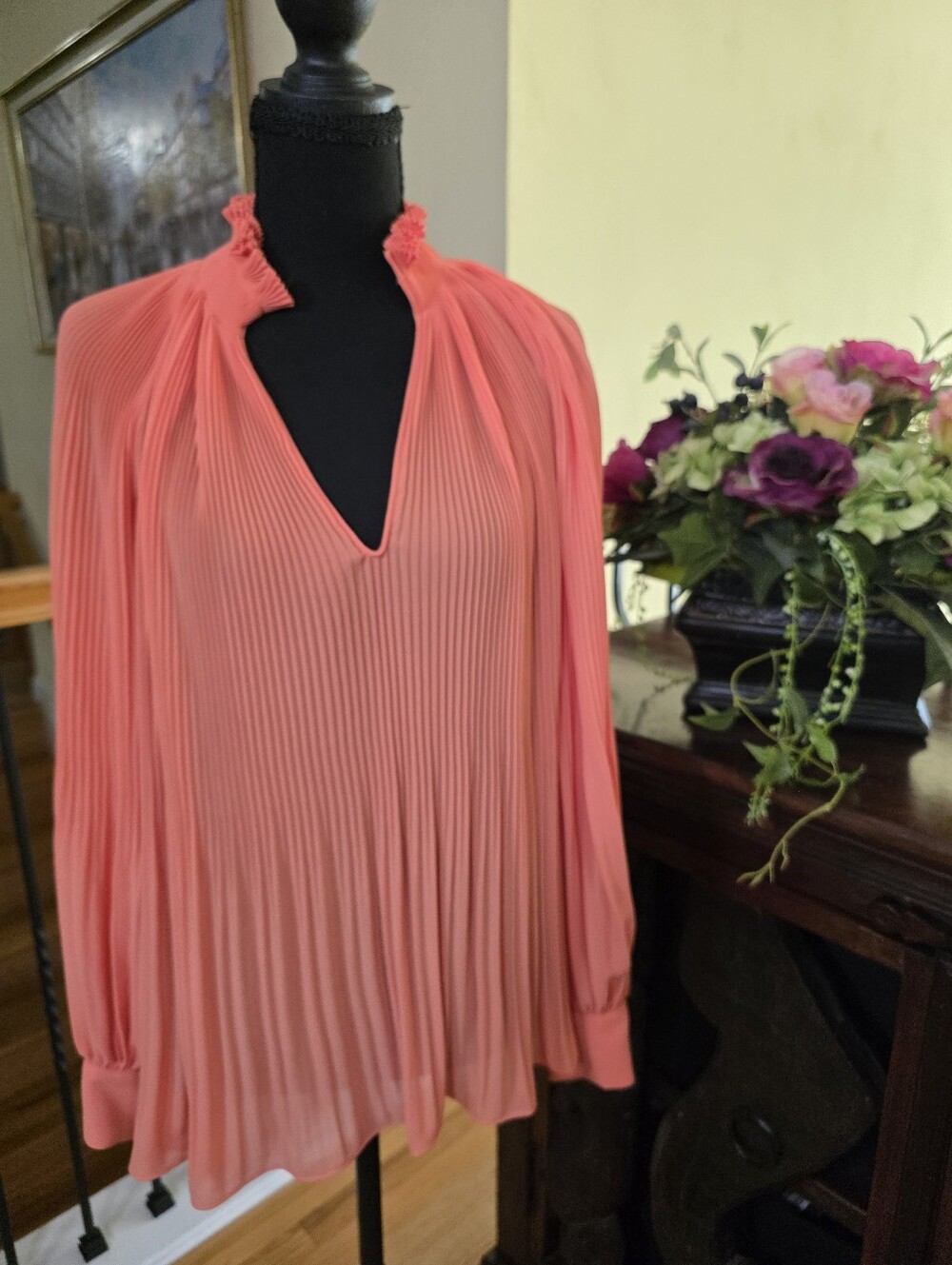 bebe Coral Pleated V-Neck Long-Sleeve Blouse Size M